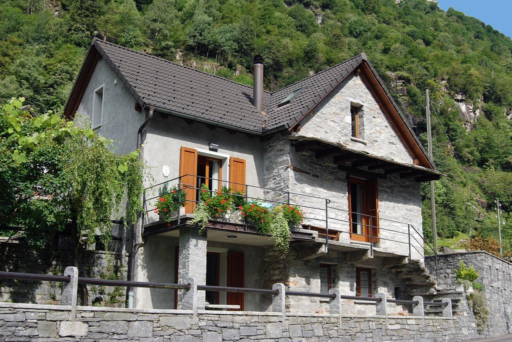Casa Fontanella Βίλα Brione  Εξωτερικό φωτογραφία