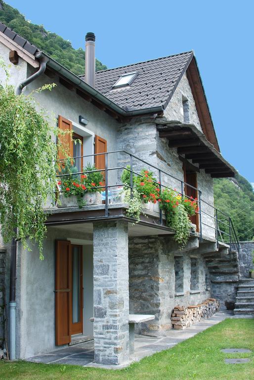 Casa Fontanella Βίλα Brione  Εξωτερικό φωτογραφία