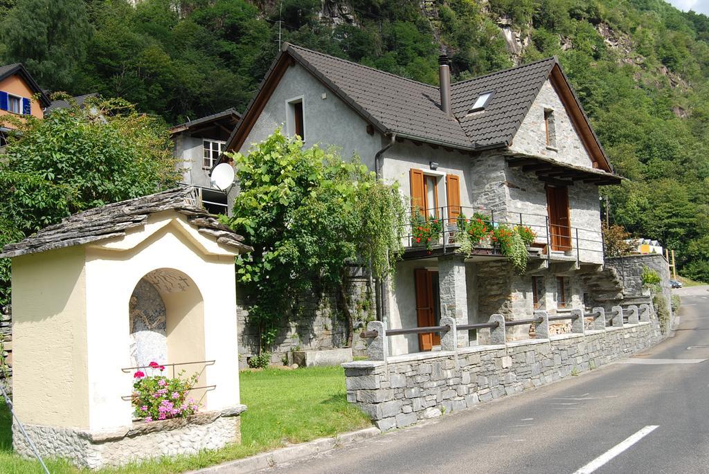 Casa Fontanella Βίλα Brione  Εξωτερικό φωτογραφία